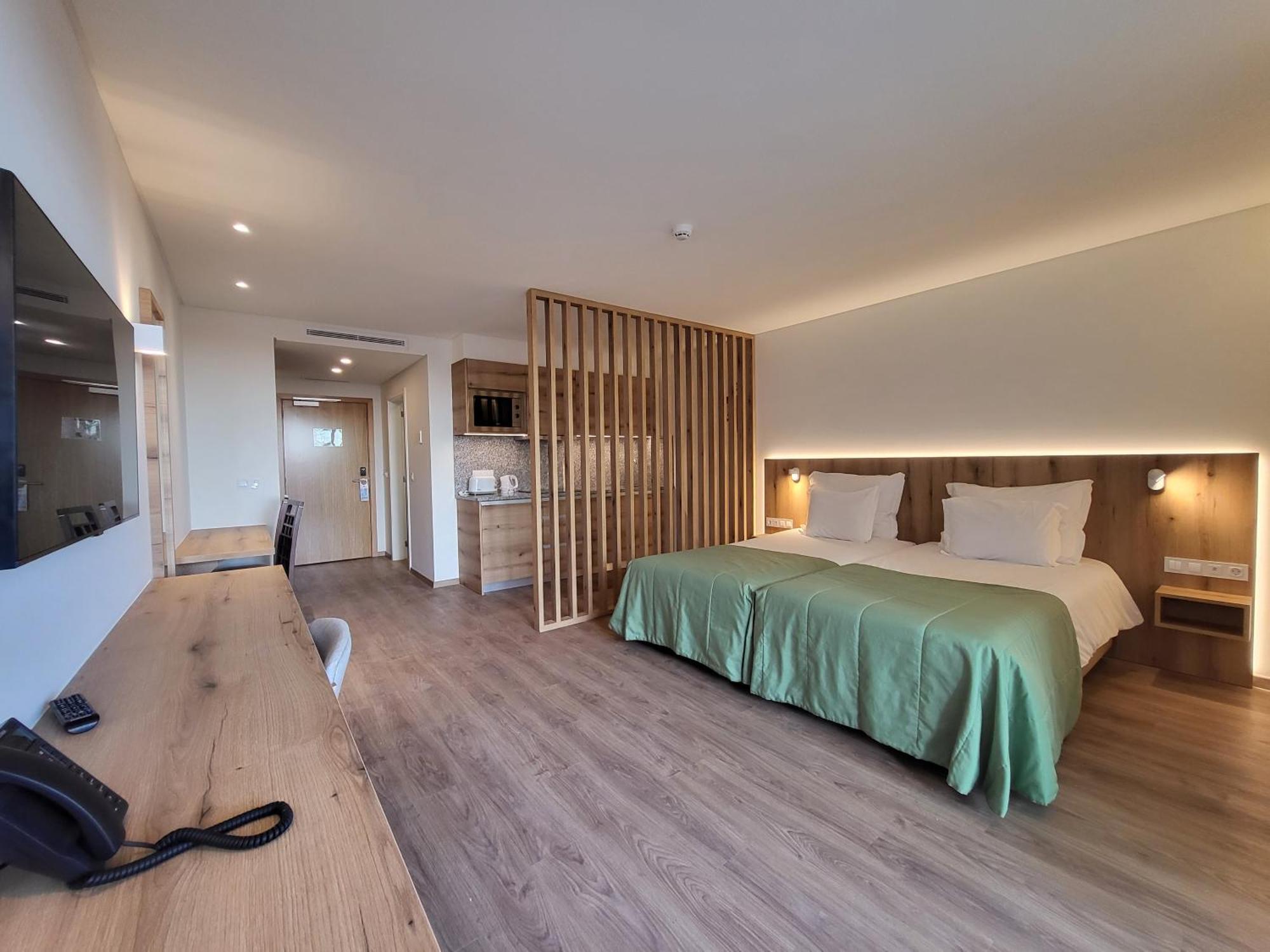 Hotel Royal Orchid Канису Экстерьер фото